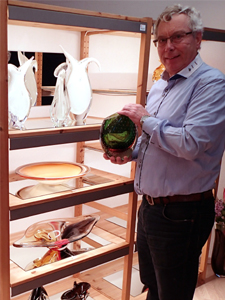 Lars fra Randers bner butik med glaskunst